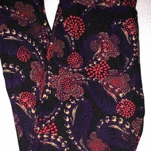 EUC Lularoe yoga waist leggings.